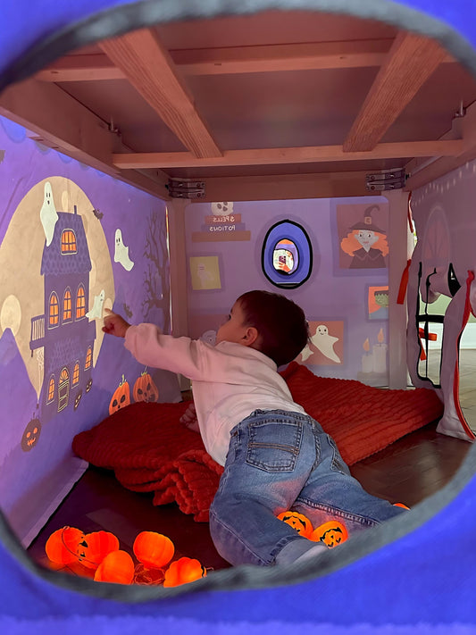 Spooky Street - Masa Örtüsü Oyun Evi