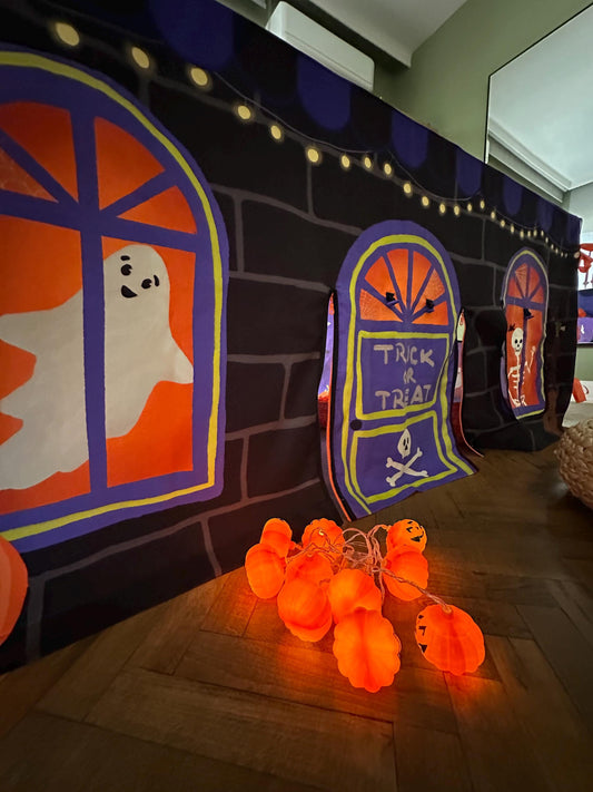 Spooky Street - Masa Örtüsü Oyun Evi